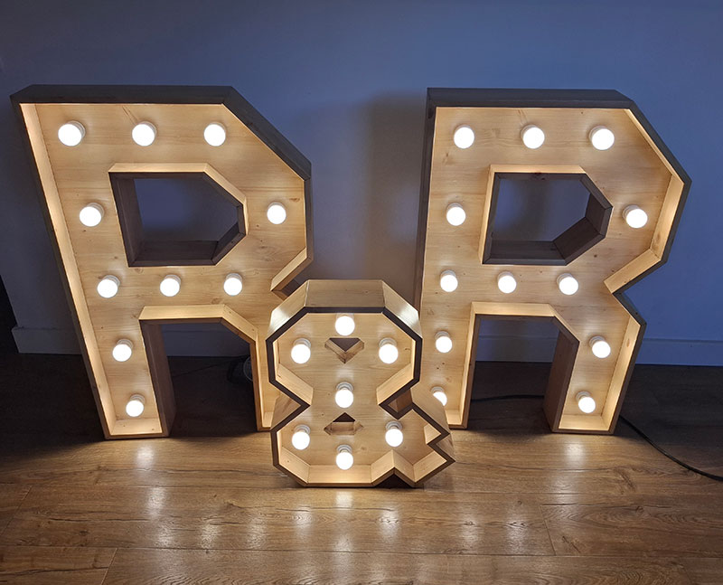 lletres fusta bombetes