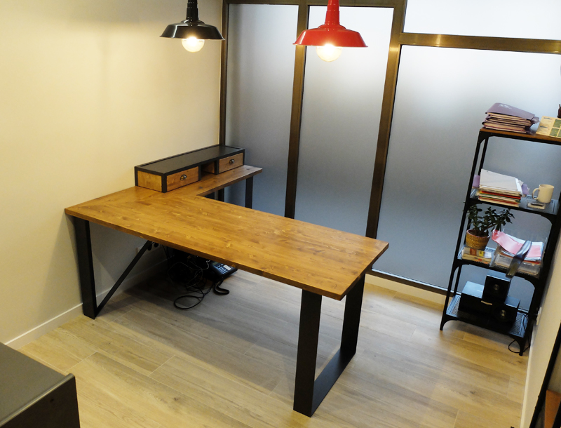 escritorio madera y hierro