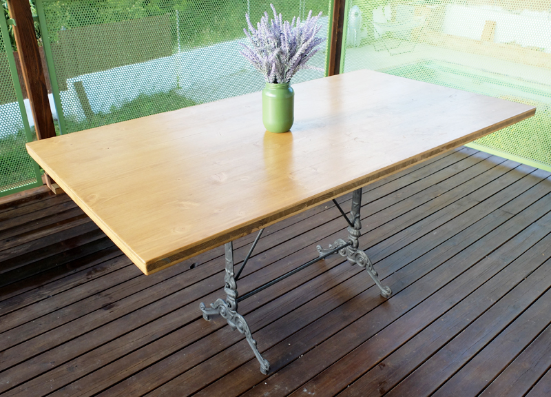 mesa madera balcón