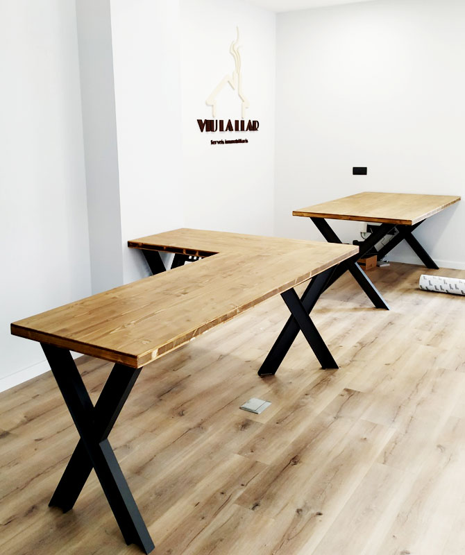 mesas madera y hierro
