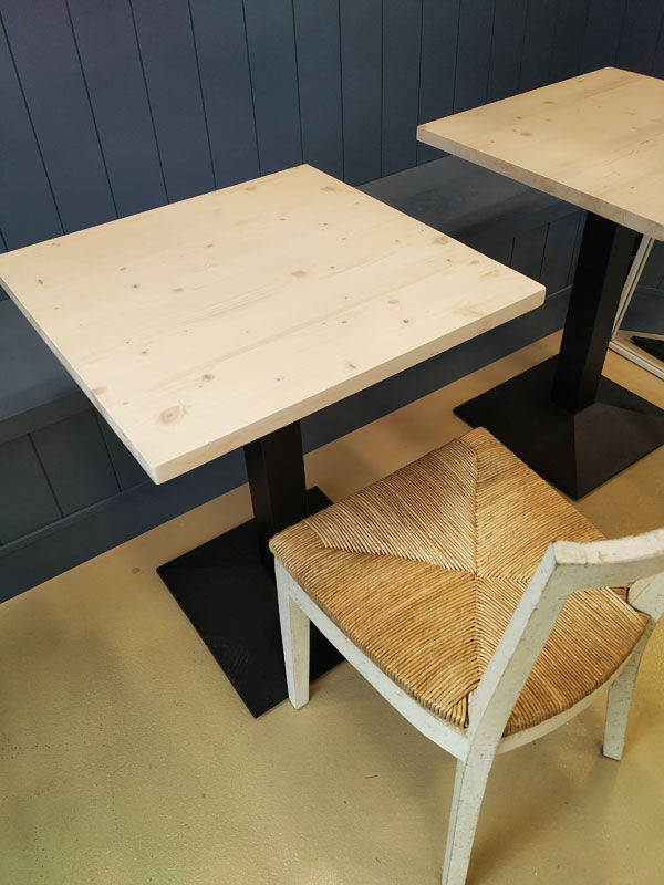 mesas madera cafetería