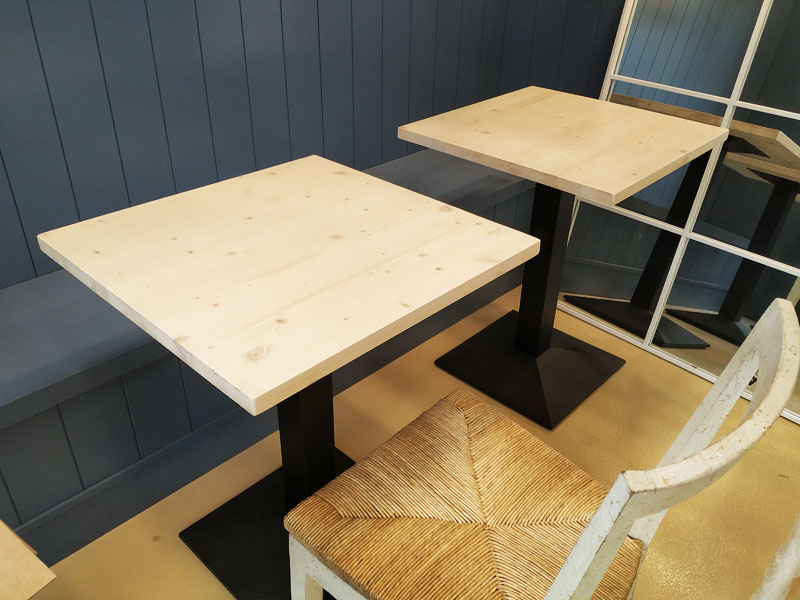 taula fusta cafeteria