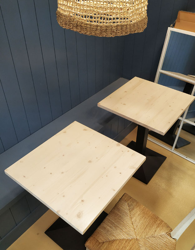 mobles fusta cafeteria