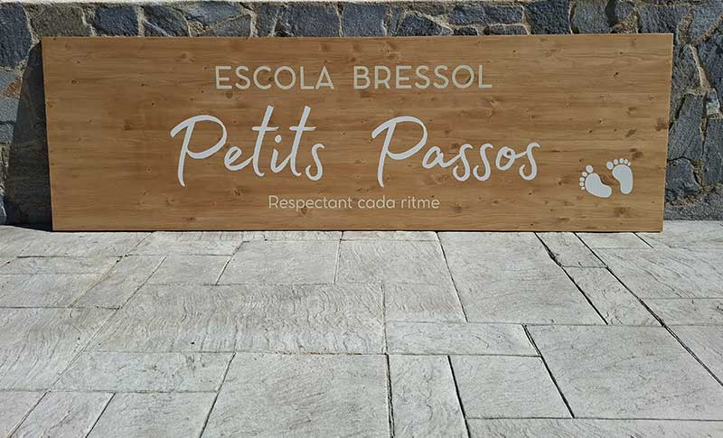 rètol fusta a mida negoci