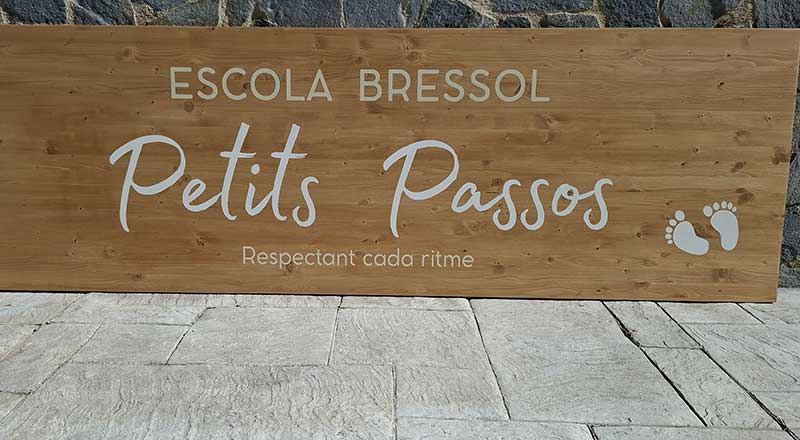 rètol fusta per a llar d'infants